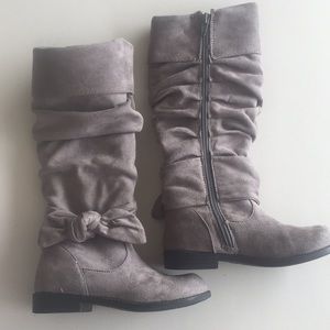 Kids Grey boots